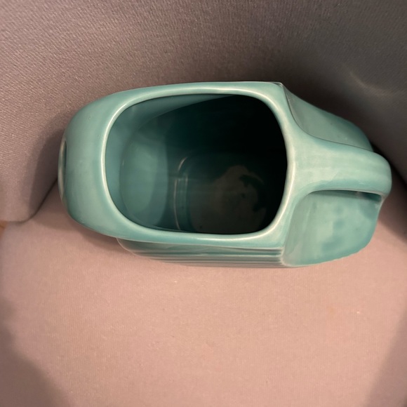 Large Turquoise Fiesta Ware Pitcher. 6 3/4” H x 8 1/2” W (Handle to Spout). - Picture 3 of 8
